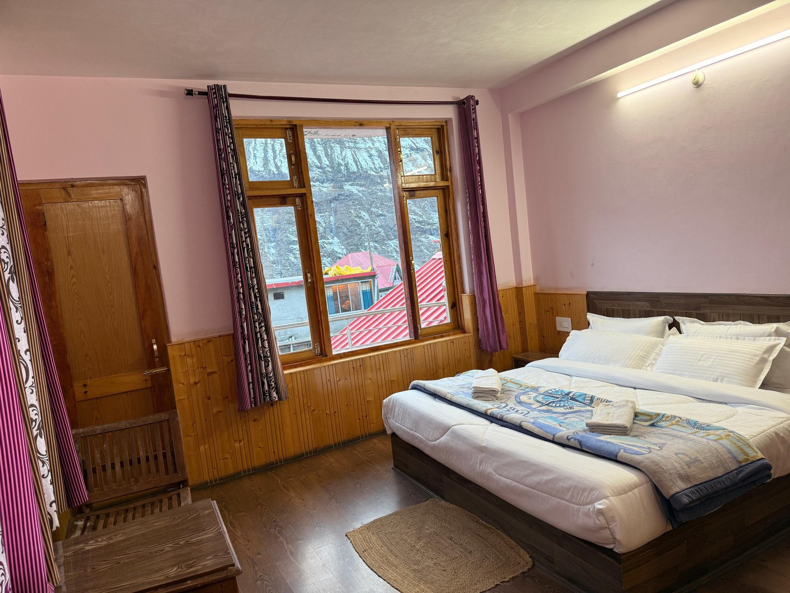 Hotel Lake Side Inn, Sissu